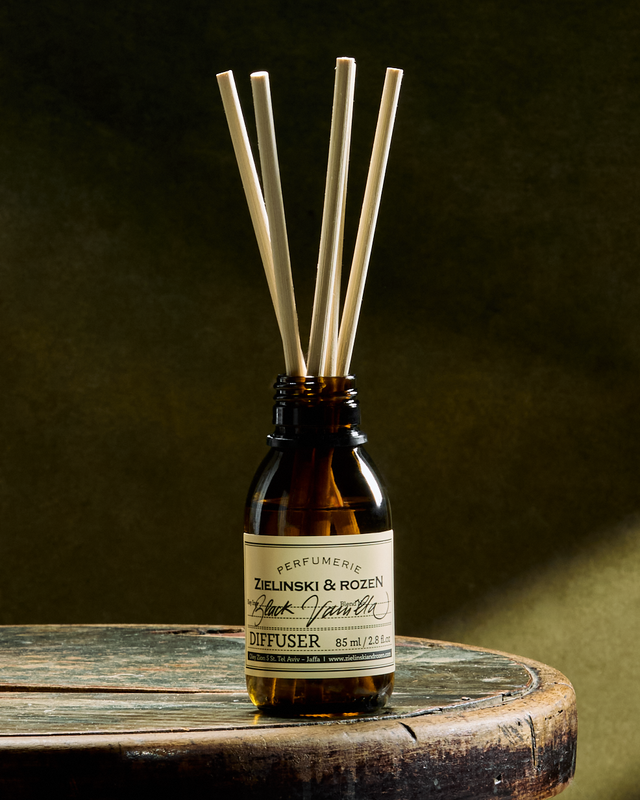 ناشر رائحة الفانيليا السوداء