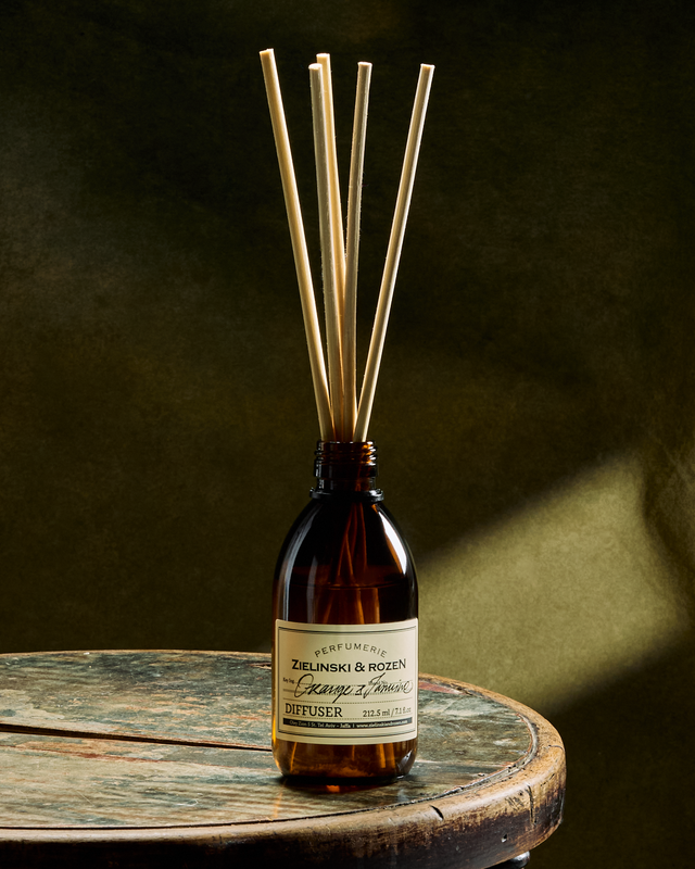 ناشر رائحة البرتقال والياسمين