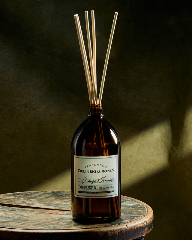 ناشر رائحة البرتقال والياسمين