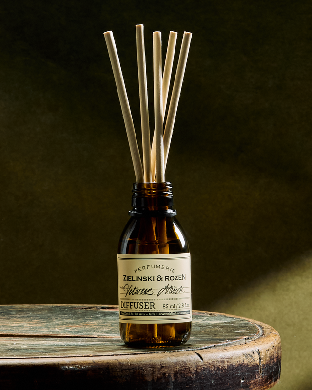 الناشر نجيل الهند، المسك