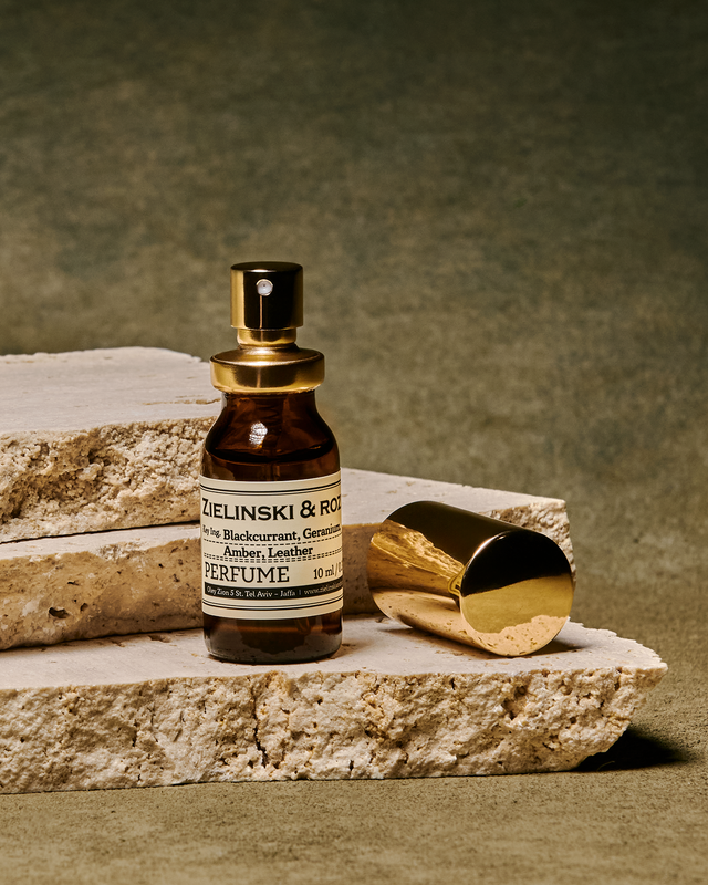 Perfume Blackcurrant, Geranium, Amber, Leather