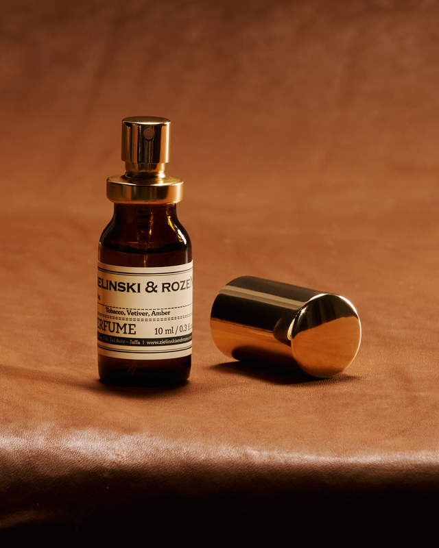 عطر التبغ، نجيل الهند، العنبر